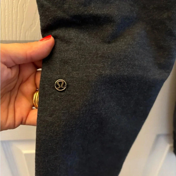 Lululemon sweatpants size 6 navy blue - Picture 3 of 3